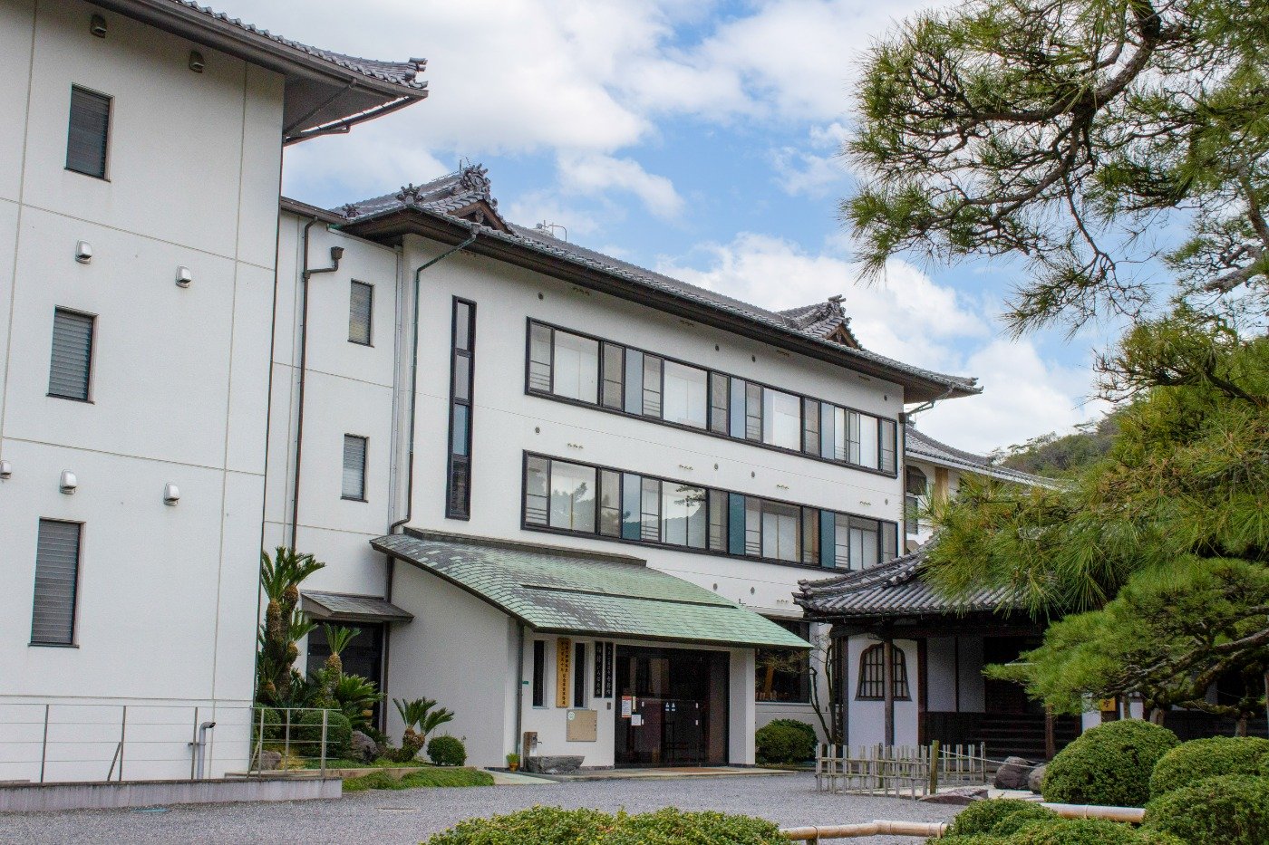 総本山善通寺宿坊いろは会館